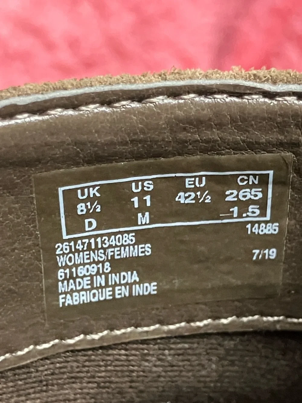 Clarks Men's Suede Chukka Boots in Olive/Tan